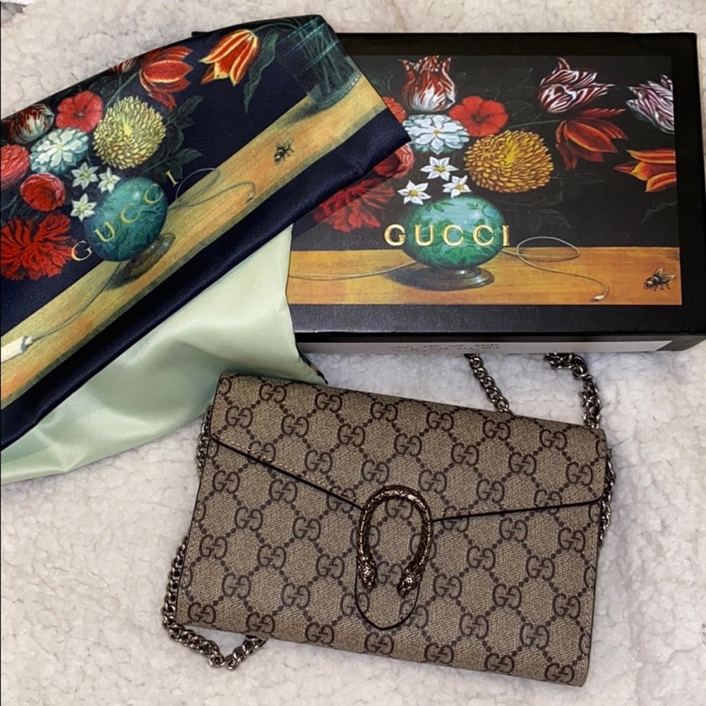 GG purse